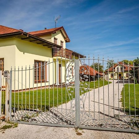 Jurajska Stokrotka Kotowice Dış mekan fotoğraf